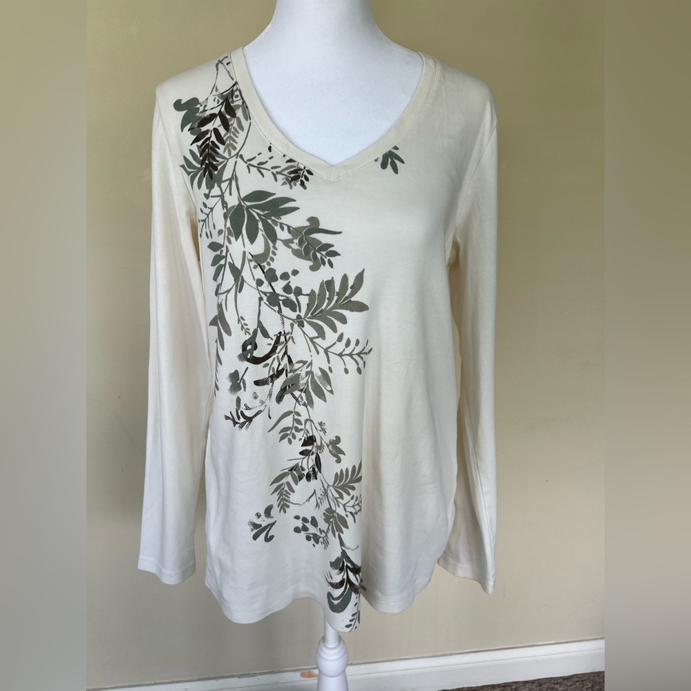 Eddie Bauer women’s XL vneck long sleeve t-shirt